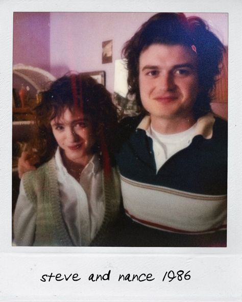 Steve Harrington Polaroid, Steve And Nancy, Nancy Steve, Stranger Things Fanfic, 80s Pictures, Polaroid Picture, Finn Stranger Things, Nancy Wheeler, Cool Album Covers