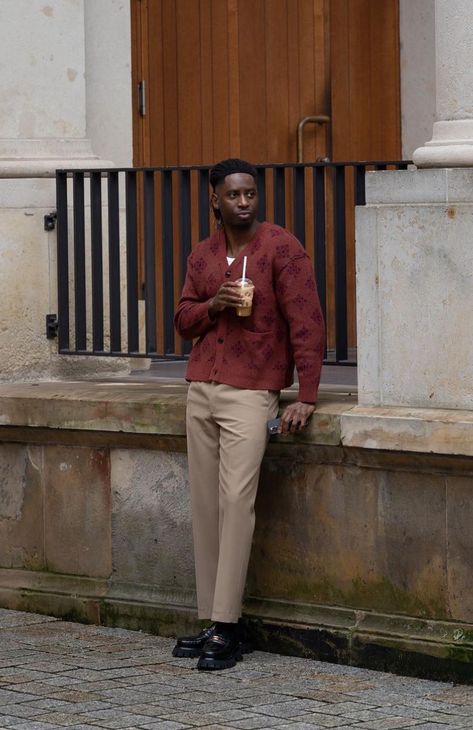 Burgundy Mens Outfit, Men Thanksgiving Outfit Ideas, Men’s Professional Attire, Formal Outfit Men, Black Men Casual Style, Mens Formal Outfits, Guys Fashion Casual, Classy Streetwear, Minimalist Fashion Men