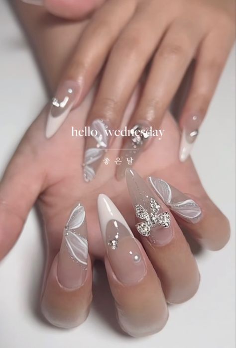 White Winter Nails Almond, Light Pink Nails With Gems, White Grad Nails, Grad Nail Ideas, Almond Nails White, Nails For Graduation Pictures, Elegant Touch Nails, Emerald Nails, Formal Nails