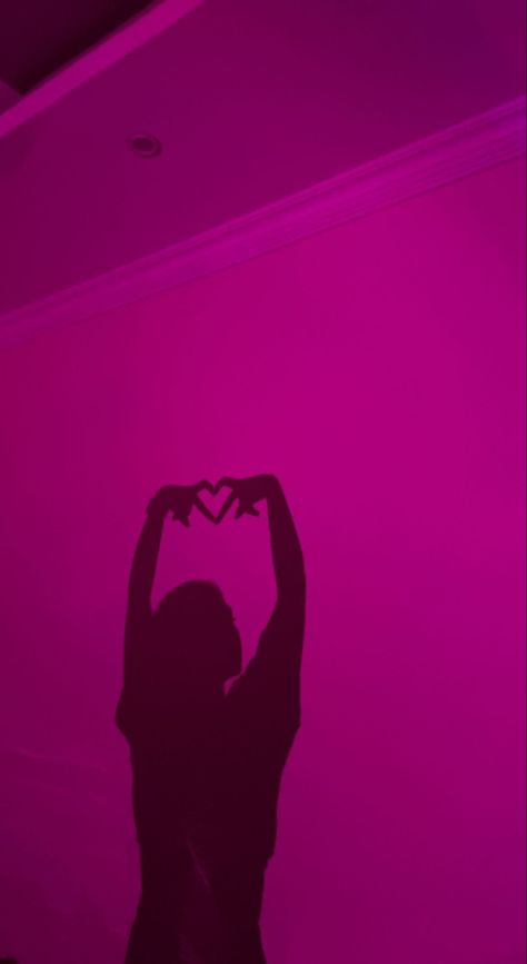 Pink Sillouhette Aesthetic, Woman Silouhette Aesthetic, Woman Sillhoute Aesthetic, Pink Projector Photoshoot, Projector Photoshoot Background Words, Pink Lighting Photography, Pink Shadow Aesthetic, Pink Light Photoshoot, Shadow Pics Aesthetic