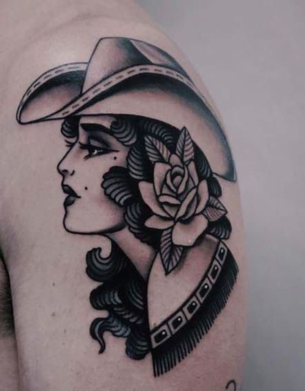 Cowgirl Pin Up Tattoos, Pin Up Cowgirl Tattoo, Southwestern Tattoo, American Traditional Cowgirl, Cowgirl Tattoos Traditional, Traditional Cowgirl Tattoo, Traditional Tattoo Pin Up, Cowboy Hat Tattoo, Traditional Tattoo Drawings