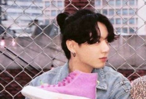 Jungkook Ponytail Hair, Jungkook In Ponytail, Jungkook Ponytail, Messy Black Hair, Jungkook Lq, Long Hair Ponytail, Black Ponytail Hairstyles, Icons Pfp, Jungkook Fanart