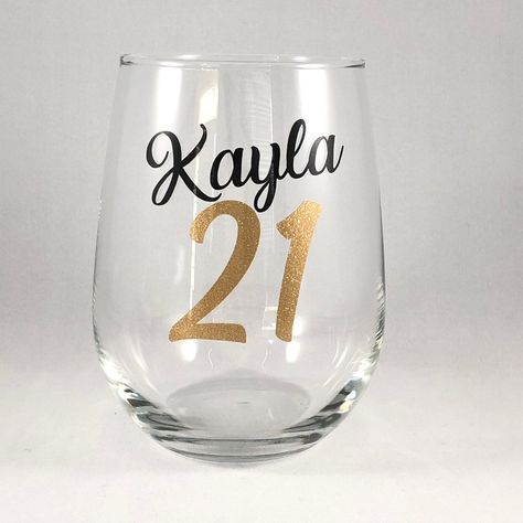 21st Birthday Glass, 21 Birthday Wine Glass, Birthday Wine Glasses, Turning 21, Souvenir Jewelry, Birthday Wine Glass, Monthly Crafts, Bday Gift, Birthday Wine