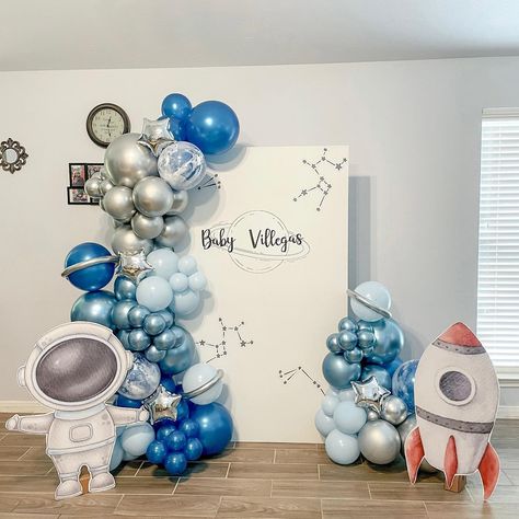 Galaxy Baby Shower Ideas, Astronaut Baby Shower Ideas, Birthday Concept, Outer Space Baby Shower, Astronaut Baby, Astronaut Party, Boys 1st Birthday Party Ideas, Astronaut Birthday, Space Theme Party