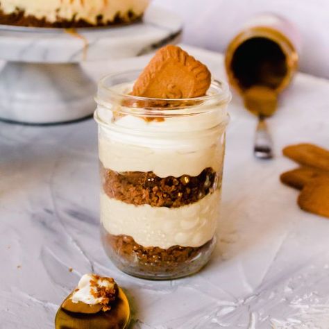 No-Bake Biscoff Cheesecake Cups - (t)Rue Story Biscoff Cheesecake Cups, Cookie Butter Cheesecake, Graham Cake, Cheesecake Topping, No Bake Cheesecake Filling, Speculoos Cookie Butter, Graham Cookies, Cheesecake Parfaits, Biscoff Cheesecake