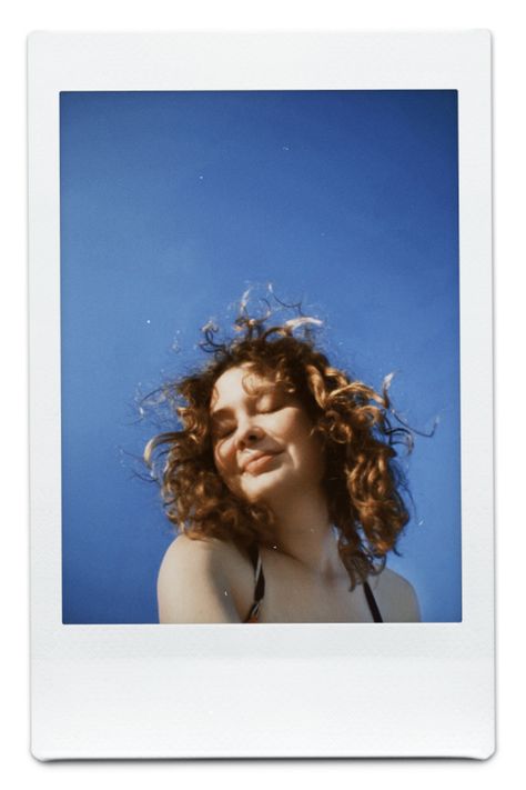 Outdoor Polaroid Pictures, Summer Polaroids, Polaroid Editorial, Polaroid Summer, Summer Polaroid, Polaroid Portrait, Polaroid Photography, Polaroid Photo, Summer Campaign