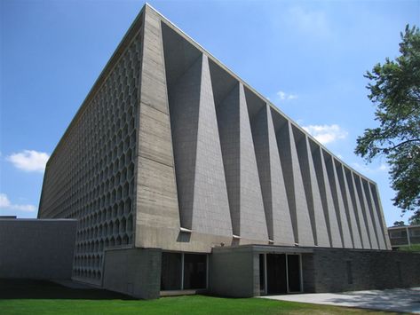 Marcel Breuer Architecture, Contemporary Architecture Residential, Green Roof Building, Modern Church, Concrete Architecture, Sacred Architecture, Religious Architecture, Marcel Breuer, Brutalist Architecture