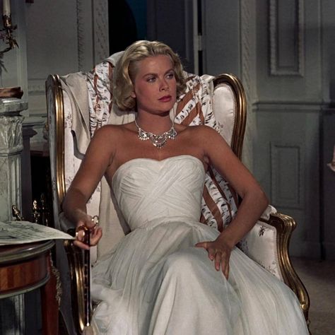 Hollywood Glam Dress, Old Hollywood Aesthetic, Hollywood Aesthetic, Grace Kelly Style, To Catch A Thief, Classic Hollywood Glamour, Princess Grace Kelly, Old Hollywood Movies, Old Hollywood Stars