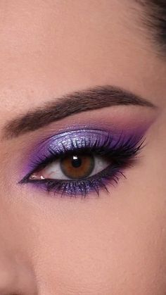 Purple Makeup Looks, Maquillage On Fleek, Vibrant Makeup, Pretty Eye Makeup, Purple Eye Makeup, Eye Makeup Pictures, Purple Makeup, Makijaż Smokey Eye, Eye Makeup Designs