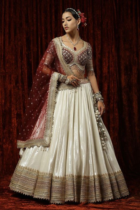 Silver Lehenga, Flared Lehenga, Chanderi Dupatta, Bridal Lehenga Designs, Wedding Lehenga Designs, Lehnga Dress, Gaun Fashion, Padded Blouse, Lehenga Style