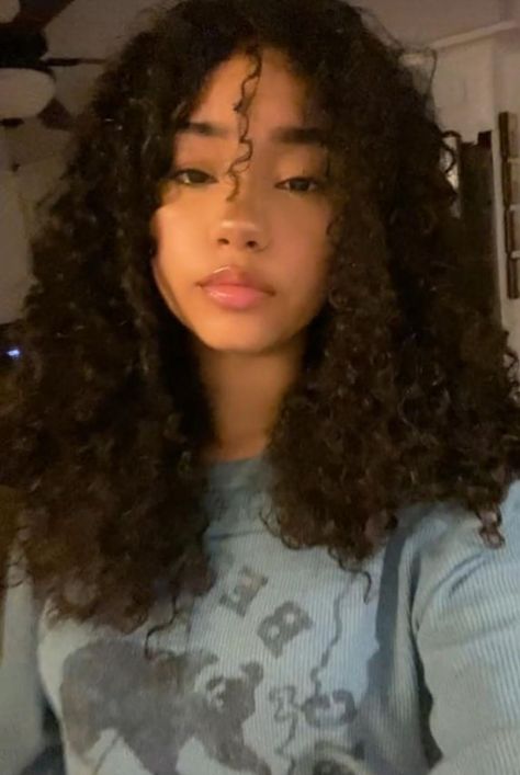 Mixed Curly Hair, Brown Curly Hair, Curly Hair Styles Easy, Beautiful Curly Hair, Hairdos For Curly Hair, Black Curly Hair, Curly Girl Hairstyles, Light Hair, Long Curly Hair