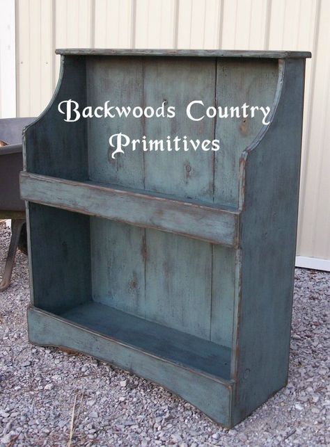 Bucket Bench, Transitional Living Room Furniture, Primitive Shelves, Primitive Curtains, Primitive Bedroom, Primitive Living Room, Primitive Homes, Prim Decor, Primitive Furniture