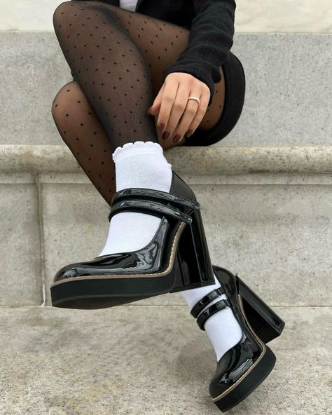 nat on Instagram: “giving these heels the solo moment they deserve 🖤 @stevemadden” Pumps Outfit, Heels Strappy, Pretty Summer Dresses, Heels Aesthetic, Vacay Outfits, Preppy Aesthetic, Mary Jane Pumps, Mary Jane Heels, Girl Shoes