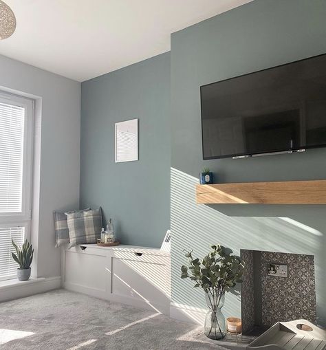 Dix Blue Farrow And Ball, Farrow And Ball Oval Room, Farrow And Ball Living Room, Blue Grey Living Room, Blue And Green Living Room, Dix Blue, Green Wall Color, Grey Living Room, Oval Room Blue