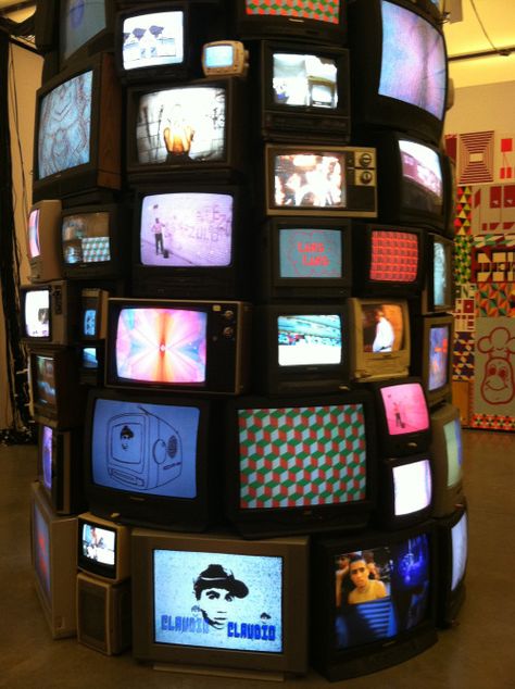 I took this photo of a bunch of TVs stacked atop each other on a beautiful night, last Thursday. This piece was one of my favorites from the Barry McGee exhibit at Boston’s Institute of Contemporary Art. Nam June Paik, Retro Futurism, New Wall, Wall Collage, Pretty Pictures, Aesthetic Art, Aesthetic Pictures, Sake, Art Inspo