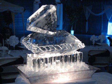 Diamond Cushion - An extreme eye catching ice sculpture, which everyone will remember Sculpture Fountain, Ice Sculpture, 21st Party, Ice Castles, Denim And Diamonds, Diamond Ice, Sand Sculptures, Ice Sculptures, Ice Ice Baby