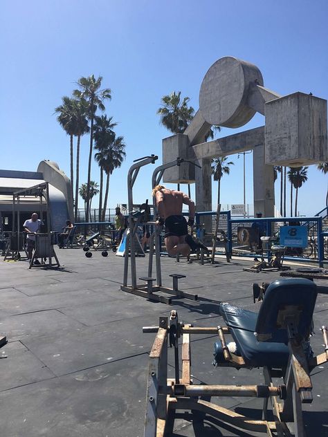 Muscle Beach Gym on Venice Beach, CA Muscle Beach California, Beach Gym, Arnold Gym, Muscle Beach, Beach Workouts, Los Angeles Beaches, Power Out, Golds Gym, San Fernando Valley