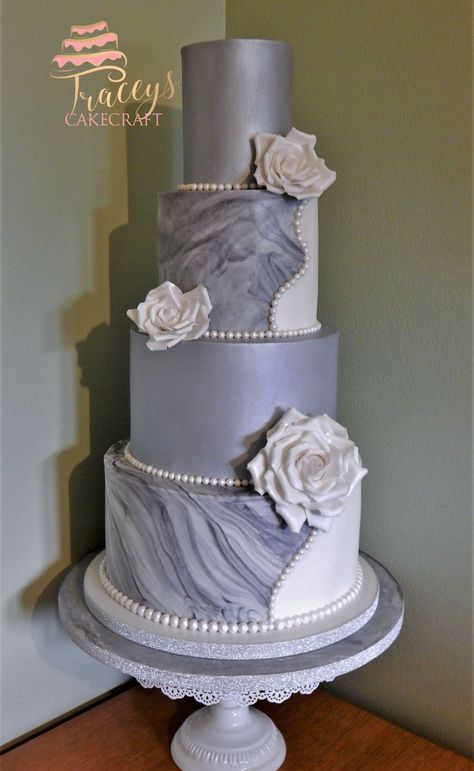 Marbled Wedding Cake, Grey Wedding Cake, Marble Wedding Cake, Bolo Hot Wheels, Gray Wedding Cake, Graduation Party Desserts, Strawberry Cream Cakes, Wedding Anniversary Cakes, Pinterest Cake