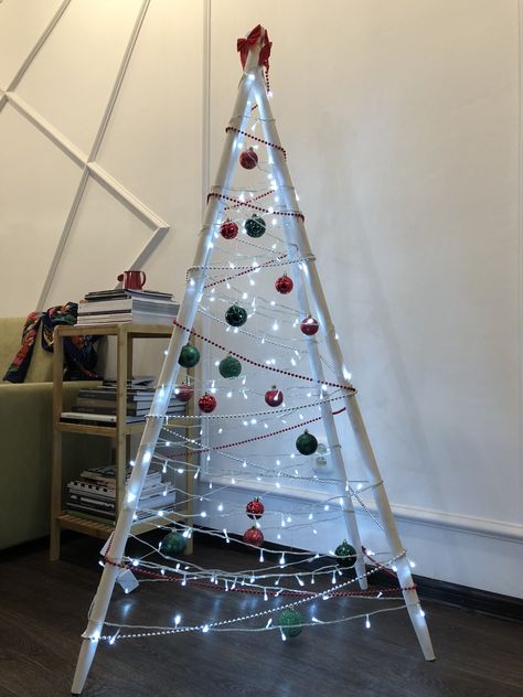 Christmas tree #DIY #christmas #tree #holidays #newyear #office #decoration Teepee Christmas Tree, Decor Natal, Cheap Christmas Trees, Big Christmas Tree, Christmas Tree Diy, How To Make Christmas Tree, Creative Christmas Trees, Diy Office, 2022 Christmas