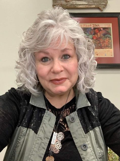 Shoulder Length Curly Grey Hair Over 50, Curly Hairstyles For 60 Year Old Women, Curly Gray Hair Over 50 Curls With Bangs, Curly Hair Women Over 50 Mid Length, Grey Hair Over 50, Over 60 Hairstyles, Grey Hair Styles For Women, Grey Curly Hair, Hair Color Caramel