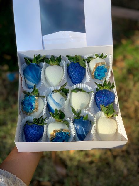 Blue White And Silver Chocolate Covered Strawberries, Geode Strawberries, Graduation Dipped Strawberries, Blue And Gold Strawberries, Blue Covered Strawberries, Blue Dipped Strawberries, Blue Chocolate Covered Strawberries, Blue Strawberries, Chocolate Covered Desserts