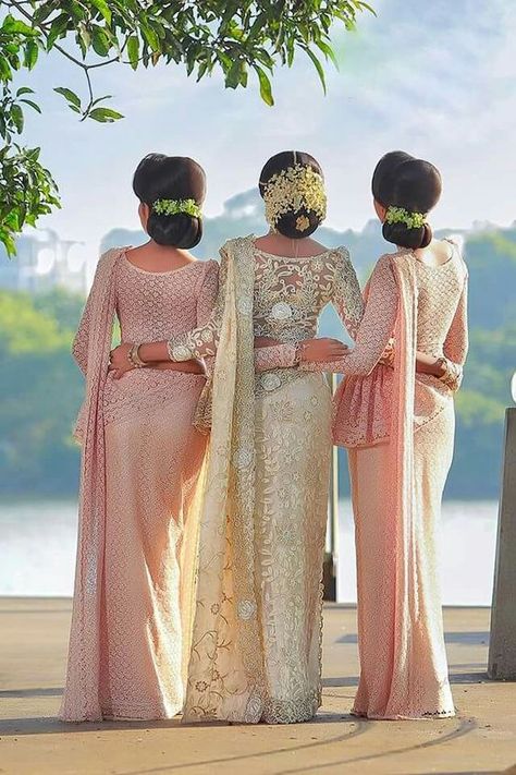 Hair Bridesmaids, Modern Sarees, Low Buns, Bridesmaid Photoshoot, Sister Poses, Indian Bridal Sarees, Bridal Photography Poses, Bridesmaid Saree, Sisters Photoshoot