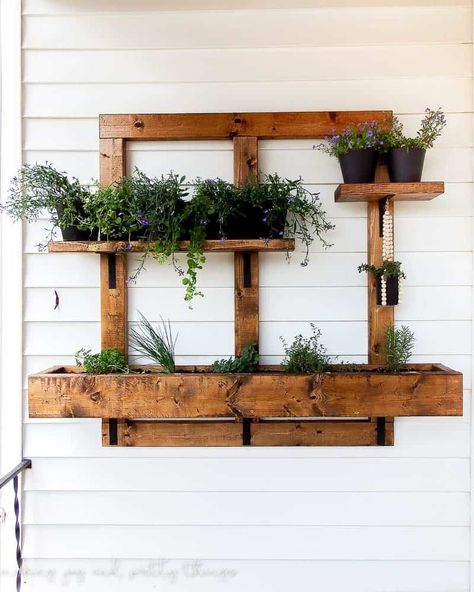 Vertical Herb Gardens, Wall Planters Outdoor, Herb Garden Planter, Hanging Herb Garden, Vertical Garden Indoor, Vertical Wall Planters, Hanging Herbs, Diy Herb Garden, Vertical Vegetable Garden