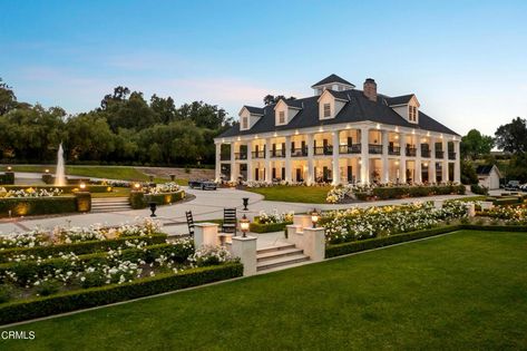 Houston Texas Mansions, House Claims, Brick Mansions, Texas Mansions, Beverly Hills Mansion, Dining Room Fireplace, Castle Mansion, Peaceful Living, Luxury Penthouse