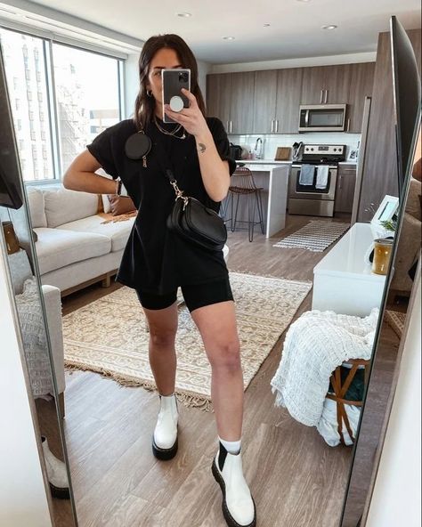 Fashion outfit Fashion blogger Fashionable Fashion tips Fashion Check my tiktok 👇 White Docs Outfits Summer, White Doc Boots Outfit, Black And White Doc Martens Outfit, White Chelsea Doc Martens Outfit, White Doc Martens Outfit Summer, White Docs Outfits, White Doc Martin Outfits, Outfits With Doc Martens Chelsea Boots, White Chelsea Boots Outfit