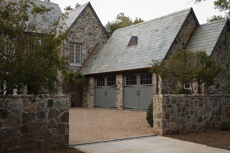 Firerock Pavers, Garage Guest House, Rustic Exterior, Cottage Exterior, Pea Gravel, Slate Roof, Stone Cottage, Luxe Interiors, Farmhouse Exterior