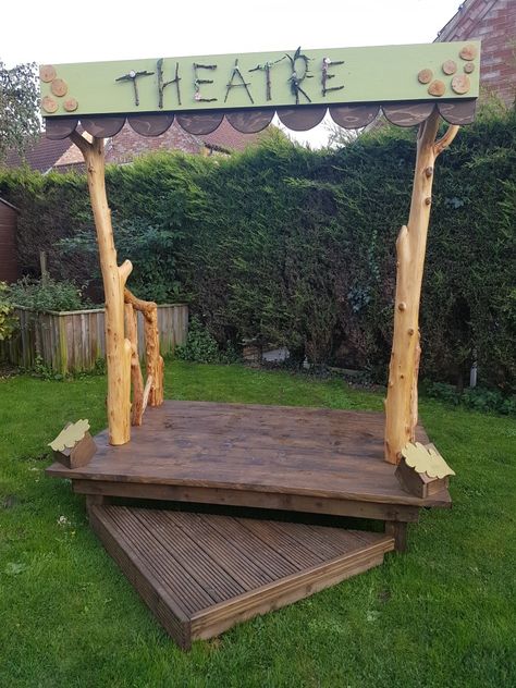 Backyard Stage Diy, Diy Outdoor Stage, Garden Stage, Backyard Stage Ideas, Outside Stage, Outdoor Stage Ideas, Backyard Stage, Nature Play Backyard, Eyfs Outdoor Stage Area