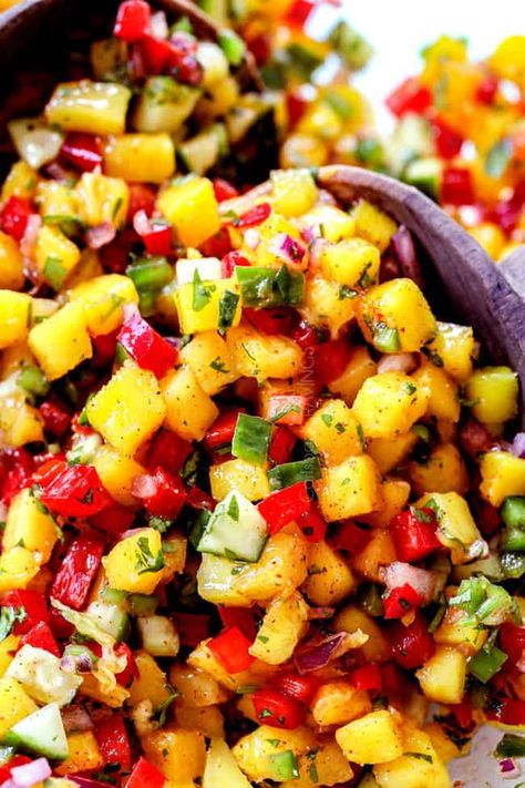 Easy Mango Salsa Recipe Salad With Chips, Leftover Salsa, Easy Mango Salsa Recipe, Pork Tenderloin Marinade, Hawaiian Pork, Fresh Mango Salsa, Mango Salsa Recipes, Salsa Ingredients, Make Ahead Appetizers