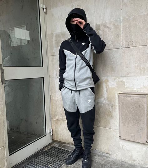 Credits: juste on IG Nike Tech Black And Grey, Nike Tech Black Grey, Nike Tech Grey And Black, Tech Fleece Outfit Men, Tech Fleece Drip, Tech Fleece Outfit, Uk Drip Outfits Men, Drill Photo, Drill Outfit