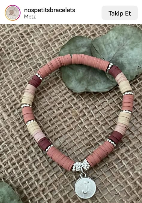 Polymer Clay Bracelet Ideas, Perle Heishi, Heishi Jewelry, Clay Bead Ideas, Clay Bead Bracelet Ideas, قلادات متدلية, Bead Bracelet Ideas, Clay Bead Bracelets, Clay Bead Necklace