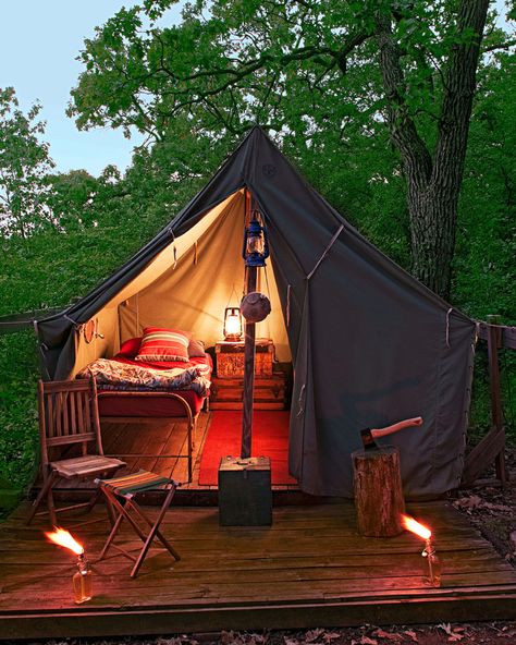 Cozy camping! Zelt Camping Hacks, Wisconsin Getaways, Tent Platform, Camp Wandawega, Zelt Camping, Camping 101, Meals Easy, Midwest Living, Camping Glamping