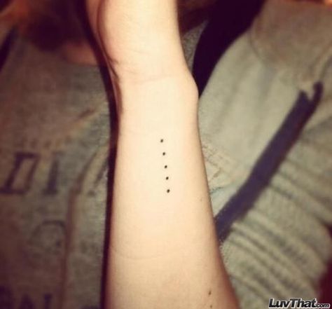 five dots minimalist wrist tattoo Dotted Tattoo, Wrist Tattoos Girls, Tattoo On Wrist, Tiny Wrist Tattoos, Dot Tattoos, Muster Tattoos, Tasteful Tattoos, Wrist Tattoos For Women, Ink Master