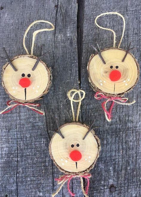 3 Rustic Wooden Reindeer Ornaments/Log Slice Rudolph Log Slice, Wooden Reindeer, Reindeer Ornaments, Christmas Wood Crafts, Wood Slice Ornament, Navidad Diy, Rustic Christmas Tree, Wooden Christmas Trees, Christmas Ornaments Homemade