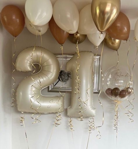 21st Birthday Balloon Ideas, Balloons Birthday Decorations, 100 Birthday Decorations, Birthday Decor Ideas, Boyfriend 21st Birthday, 21st Birthday Balloons, 21st Birthday Checklist, Number Balloons Birthday, 21th Birthday