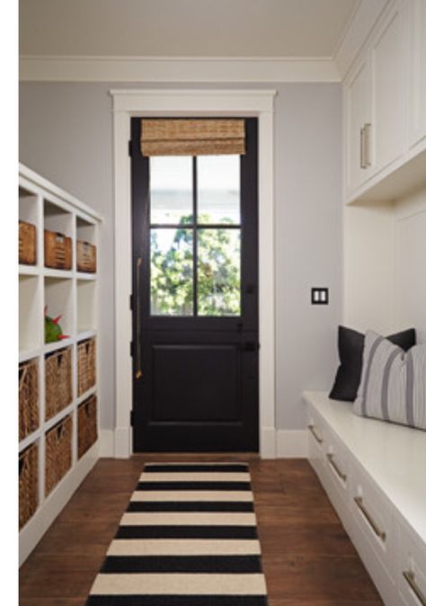 Bamboo blinds on black door Transitional Entry, Pintu Interior, Vstupná Hala, Black Interior Doors, Cape Cod Style House, Interior Exterior Doors, Mudroom Design, Geek Decor, Bright Homes