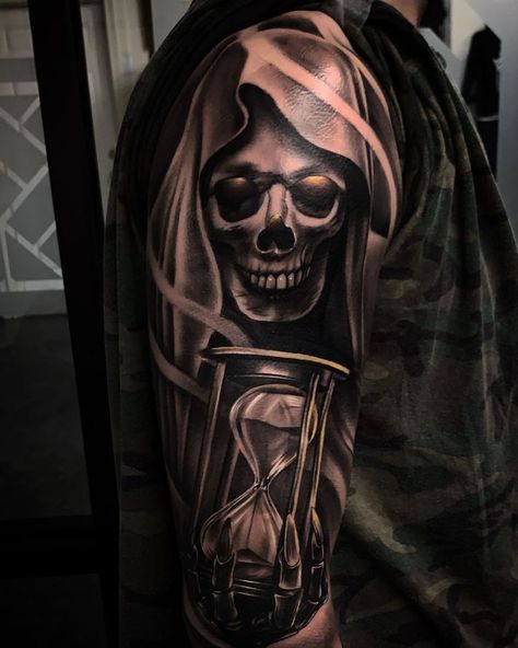 Ox Tattoo, Tattoo Homme, Harley Tattoos, Grim Reaper Tattoo, Hourglass Tattoo, Skull Sleeve Tattoos, Reaper Tattoo, Men Tattoos Arm Sleeve, Scary Tattoos