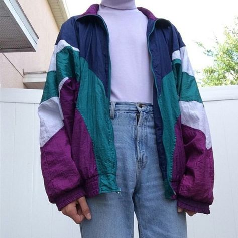 Windbreaker Outfit Ideas, Vintage Windbreaker Outfit, 80s Aesthetic Outfits, Retro Outfits 90s, Winter Fashion For Women, Nyc Fashion Winter, 80s Inspired Outfits, Windbreaker Outfit, Colorful Jacket