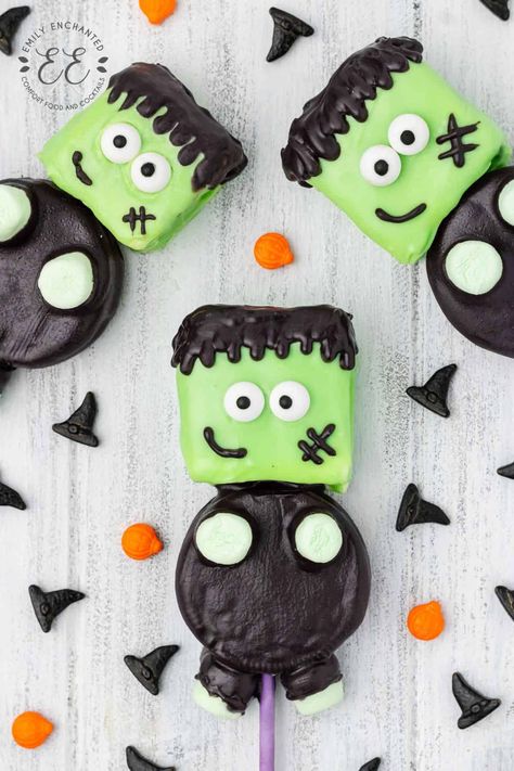 Frankenstein Oreos - Best Halloween Treats Frankenstein Treats Halloween, Frankenstein Oreos, Frankenstein Treats, Best Halloween Treats, Frankenstein Party, Halloween Frankenstein, Treats Halloween, Candy Eyeballs, Cake Pop Sticks