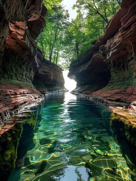 I grew up in Wisconsin | Apostle Islands Sea Caves in Wisconsin 🇺🇲 | Facebook Apostle Islands Wisconsin, American Roadtrip, Apostle Islands, Sea Cave, Wisconsin Travel, I Want To Travel, Awesome Art, Beautiful Nature Pictures, Nature Pictures