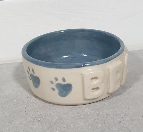 Personalized Dog Bowls, Ceramics Pottery Bowls, Ceramic Dog Bowl, Ceramic Dog, Cerámica Ideas, Ceramics Projects, Ceramics Pottery, Dog Bowl, Pottery Bowls