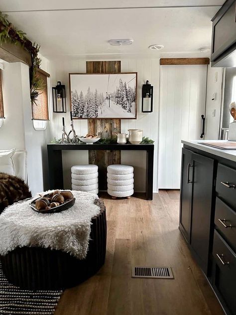 10 cozy Christmas campers to inspire you to bring the holidays into your home on wheels. #rvchristmas #christmascamper #glamping #camperchristmas #tinylivingchristmas #cozychristmas #christmasonwheels #christmasinteriors #rvdecorideas #rvinteriors #rvinspiration #rvrenovations #cozyonwheels #homeonwheels #fulltimers #fifthwheelliving #motorhomeliving #traveltrailer #vintagecamper #toyhauler #camper #camperinterior #camperremodel #wandrfulrvchristmas #wanderfulrvinteriors Trailer Hacks, Renovated Rv, Motorhome Living, Rv Living Room, Fifth Wheel Living, Rustic Chalet, Camper Remodeling, Rv Redo, Christmas Camper