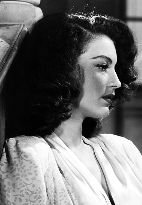 Ava Gardner from her 1946 film, Whistle Stop. Ava Gardener, Portrait Reference, Ava Gardner, Look Retro, Old Hollywood Stars, Classic Actresses, Rita Hayworth, Actrices Hollywood, Hollywood Glam