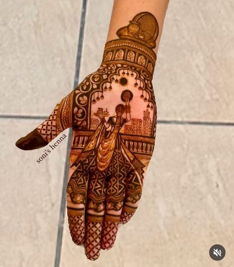 Indian Mendhi Design, Karwachauth Full Hand Mehendi Designs, Henna Designs For Karwa Chauth, Karwa Chauth Special Mehndi Designs Unique, Carwa Choth Mehndi, Krwachoth Mehndi Design Easy, Karwa Chauth Mehendi Back Side, Karva Chauth Mehndi Designs Simple, Karwa Chauth Mehendi 2024