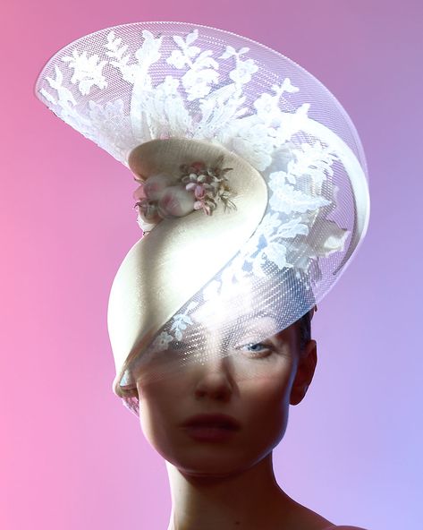 OC 226 | Philip Treacy London Philip Treacy Hats, Large Brim Hat, Philip Treacy, Types Of Hats, Model Poses, Contemporary Fashion, Fascinator, Different Styles, Headpiece