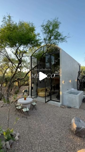 Concrete Tiny House, Concrete Cabin, Modern Desert, Concrete Architecture, Latest Interior Design Trends, Latest Interior Design, Travel Recommendations, Floor To Ceiling, Outdoor Furniture Cushions