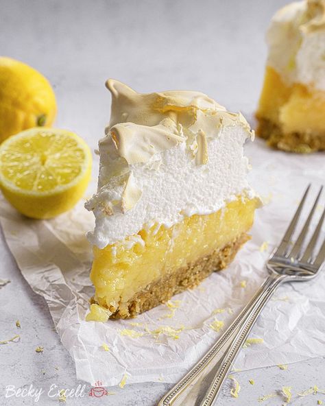 Gluten Free Lemon Meringue Pie Recipe w/ Biscuit Base (dairy free, low FODMAP) Gluten Free Lemon Meringue Pie Recipe, Gluten Free Lemon Meringue Pie, Gluten Free Lemon Meringue, Gluten Free Yorkshire Pudding, Chocolate Traybake, Lemon Meringue Pie Recipe, Lemon Meringue Cheesecake, Fodmap Foods, Yorkshire Pudding Recipes